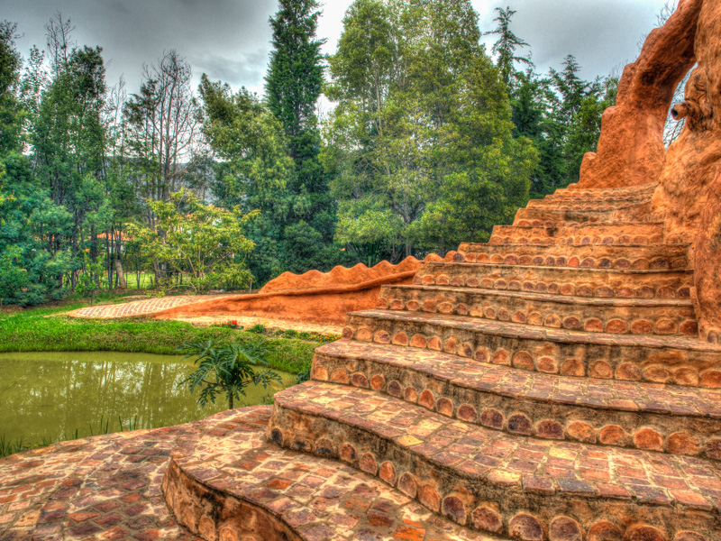 Schody do glinianego domku nieopodal Villa de Leyva, podróż Kolumbia