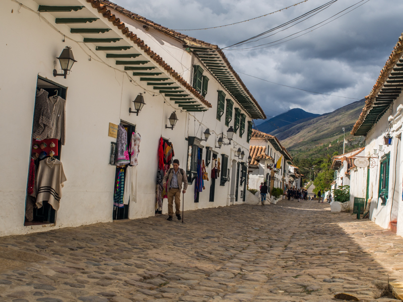 Białe uliczki w Villa de Leyva, podróż Kolumbia