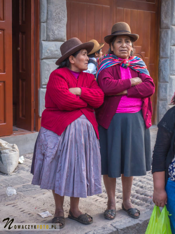Peruwiańskie kobiety w tradycyjnych strojach